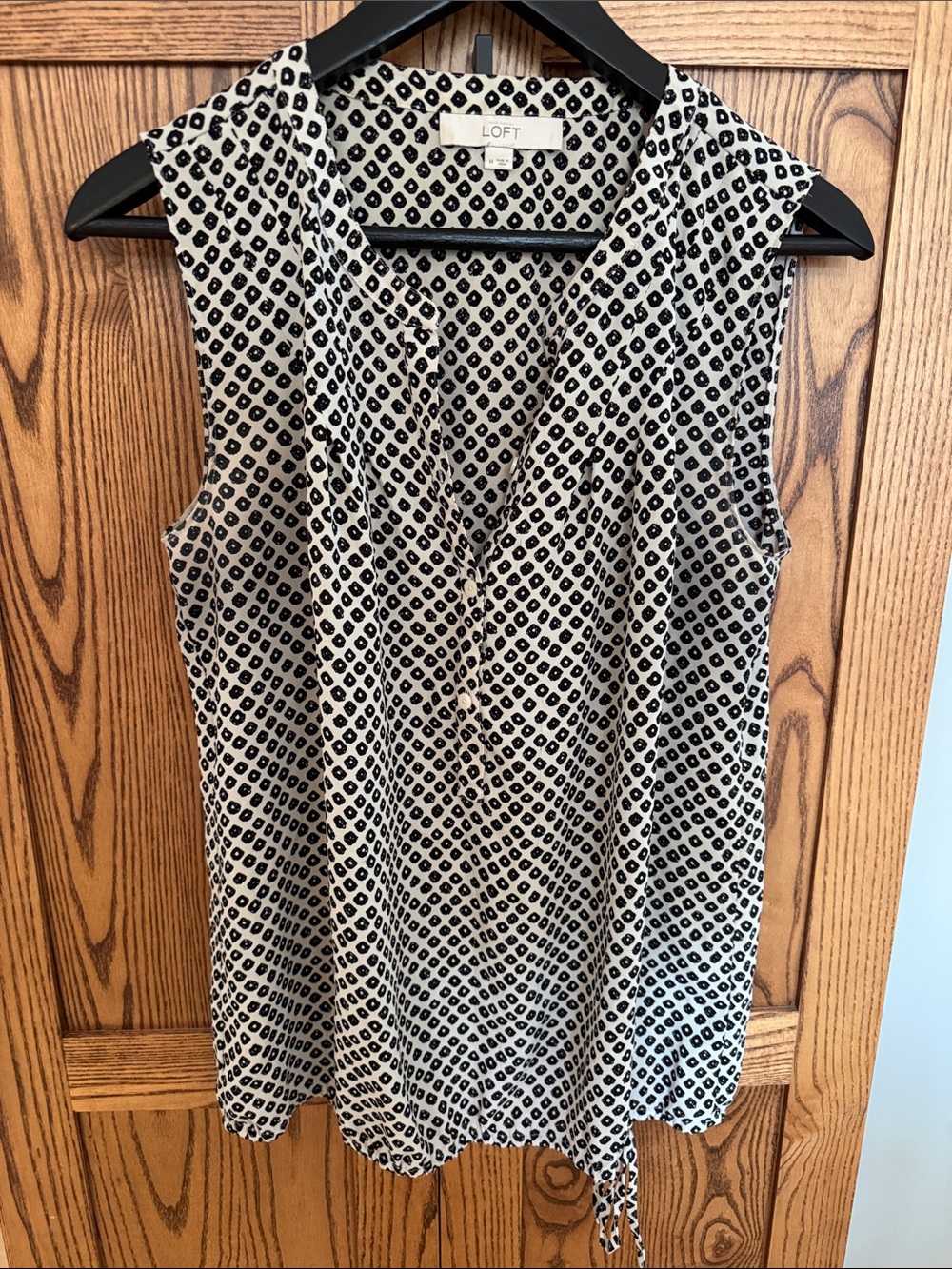 LOFT Black & White Geometric Sleeveless V-Neck Camisole